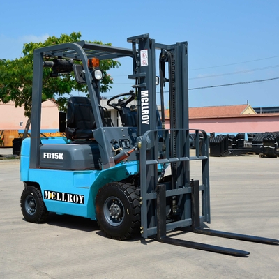 12.3KN Traction Force Diesel Powered Forklift FD15 con batteria da 12V 80Ah