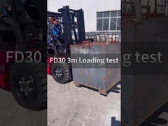 Prova di spostamento laterale e carico del carrello elevatore MCLLROY FD30